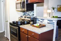 10 Mins Away Cowboy/Ranger Stadium 1b/1b