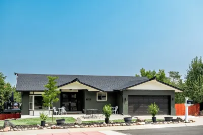 Sweetridge - Hot Tub - Game Room - Theater Room Hotels near Brass Armadillo Antique Mall - Denver