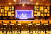 Metropolitan at the 9, Autograph Collection - bar