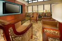 Prado Hotel - parking