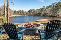 Renovated lakefront home, minutes to downtown Raleigh! - วิว