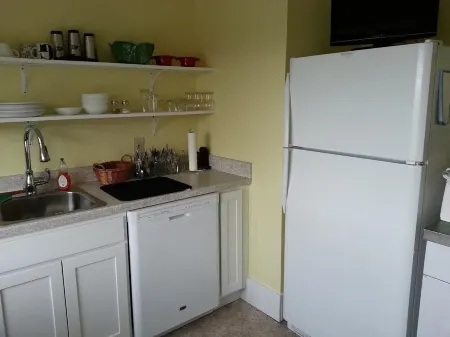 Butte Bungalow Home, Close to uptown- 2 bdrm, 2 bath, No Cleaning fee