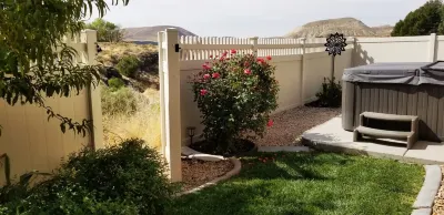 The Ultimate Home Base Away From Home - Hot Tub - 23 min to Zion NP