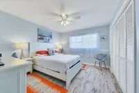 BEST LOCATION! NORTH END OF ANNA MARIA, FL STEPS TO BEACH & DINING -  LOWER UNIT