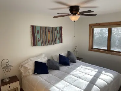 Yellowstone River View Condos, 10 min to Yellowstone Park on Historic Ranch Hotels near Yellowstone Hotsprings Campground