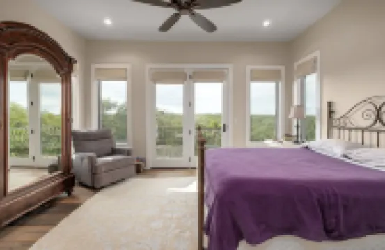 High-end Home on 33 Acres to Roam, Short Drive to Downtown.