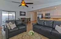 DESERT HOUSE- Pool, Mountain Views, Nr. Hiking Biking trails. 3BR-2Bath064535
