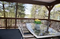 SPECTACULAR MOUNTAIN BLUFF CABIN WITH LAKE VIEWS-FENCED