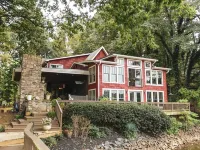 Beautiful Charlotte Lake Wylie Waterfront Bungalow Hotels in Steele Creek