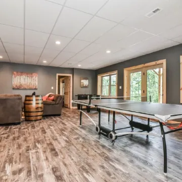 #1 VIEWS BLACK-MT.- LUX LOG ESTATE. / HOT TUB / GAME ROOM / PET FRIENDLY / GATED