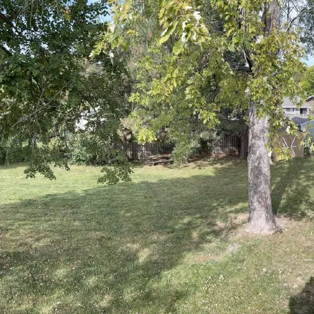 Cheerful 3 Bedroom House, 2 Bathrooms, 5 minutes from the interstate