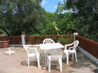 Big terrace, wood oven & barbecue -7 km from the sea - pure nature - free WiFi