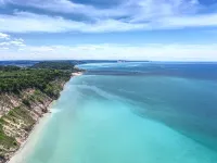 Spruce at Lake Bluff Preserve-Lake Michigan Views-Sleeps 20