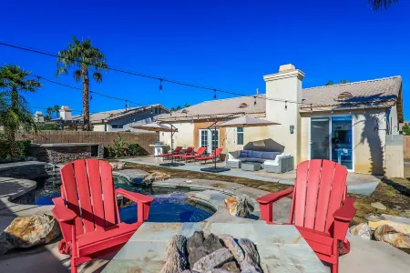 Desert Oasis -  Majestic Views with Pool & Hot Tub Отели рядом с достопримечательностью «Indian Palms Country Club & Resort»