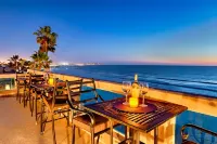 Oceanfront Beach, Pool, Hot Tub, Pickleball, Movie Theater, Elevator & Golf Cart - สระว่ายน้ำส่วนตัว