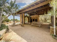 Cozy and Charming Hill Country Lakeview Oasis