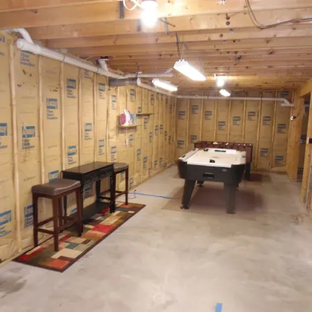 Spacious North Conway Retreat, Sleeps 11, Game Room & Deck