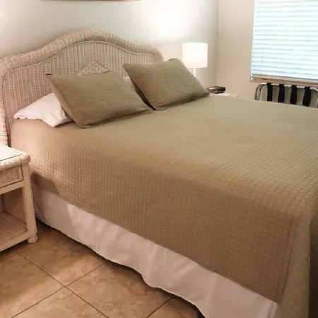 Keys Kottage: Bayside Villa W/ Free Onsite Boat Ramp Marina & Trailer Parking.