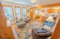 3 Bed 2 Bath,  Pets, Parking, Free Shuttle, walk to Elk Ave and Downtown!