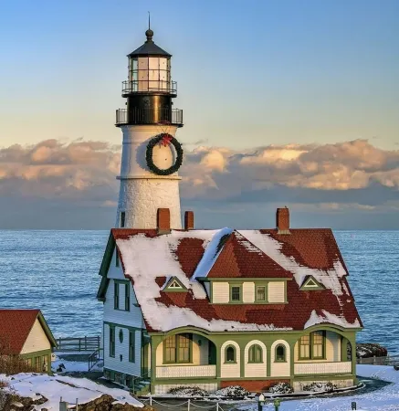 Best house in Old Orchard Beach..STEPS/BEACH,  surf!!!! 4 bedroom Отели рядом со станцией Cumberland Amtrak Station