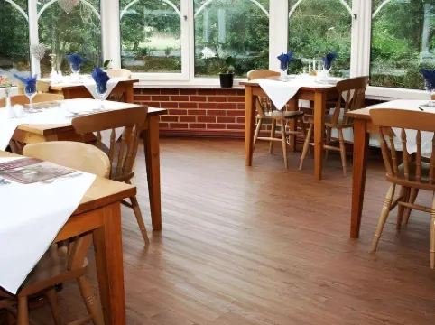 Trivelles Waterhall Country Gatwick Hotel & Airport Parking