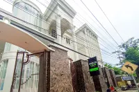 Urbanview Hotel Trisna Tulungagung Hotel di Kedungwaru