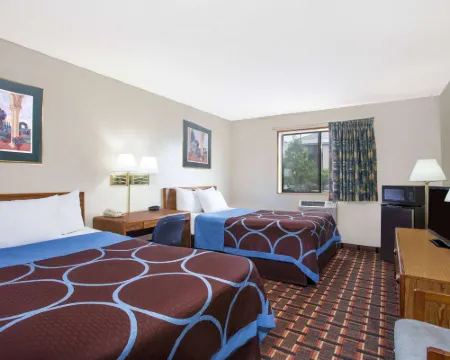 Super 8 by Wyndham Douglas ダグラスのホテル