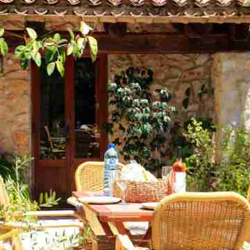 Rural tranquillity at the foot of the Tramuntana, pool with panoramic views Hotel Exterior