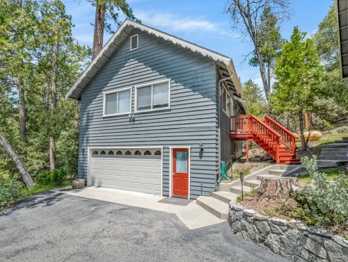 Bass Lake Cabin—Game Room—BBQ—:4— Slip