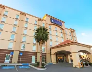 Hotel Mesaluna Near American Consulate