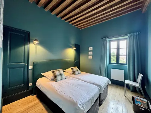 Former convent from the 17th, renovated, private garden, Beaune city center