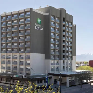 Holiday Inn Express SPRINGFIELD DOWNTOWN by IHG Hotels near MassMutual Center