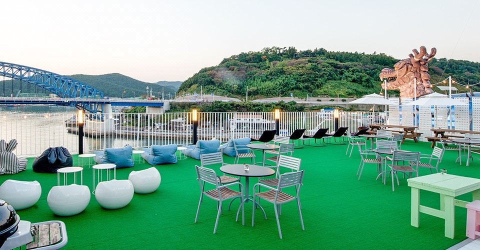 통영거북선호텔의 로비 또는 내부 전경