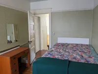 Paddock House Natural Area Gem! Covered parking. Fenced yard. Access Ramp. Peace