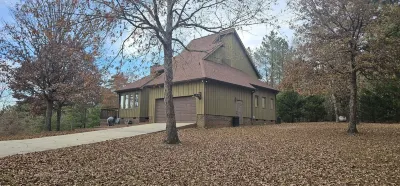 Secluded 3 bedroom retreat on Lake Thurmond/Hill with a private dock.