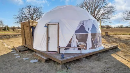 The Dome Retreat – 2 Mins to WinStar  Stay Close to the Action