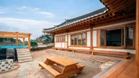 Gyeongju Ojae Hanok Pool Villa - Pool