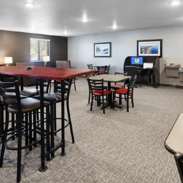 My Place Hotel-Medford, or