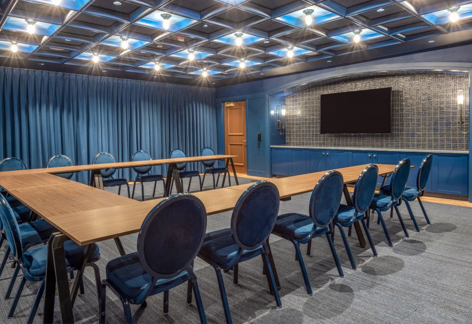 5. 힐튼 가든 인 ..