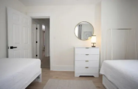 Fully Renovated 3 Bedroom 2 Bath  Apartment 1.5 Blocks from the Beach