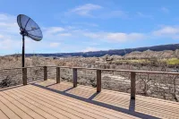 Warm Creek Bungalow, RIVER VIEWS