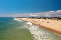 Modern Beach Cottage! Short Walk to the Beach!!