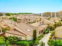 Les Maisons de la Plage Hotels near Camping Marvilla Parks - La Marine
