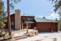 Mountain Lodge with sauna-350acres. 5 minutes from fishing, kayaking, boating