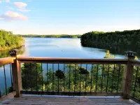 Cabin 3 at Kentucky Lake's  Lynnhurst Family Resort