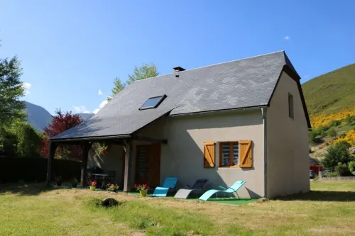 PRETTY HOUSE IN AURE CLASSEE VALLEY Hotels in Pailhac