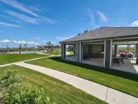 PATHWAY TO THE SEA, 3RD FLOOR PENTHOUSE! HEATED POOL AND STEPS FROM OCEAN!