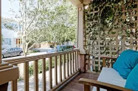 Traveler's Retreat: Your Refuge In the Old Town