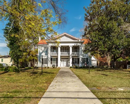 Historic Stonewall Stays • Room for 12 w/ New Bunk Room Hoteles en Gallatin