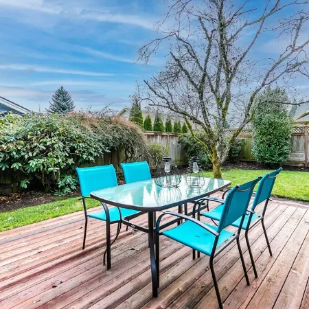 Cheerful, Comfortable and Convenient 3 Bedroom Home